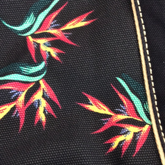 Lands’ End Long-Handle Large Zip-Top Black Tropical Floral Canvas Shoulder Bag - Picture 5 of 5